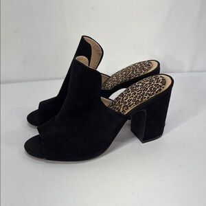 🦢Dkny Black suede Block Heel Mules